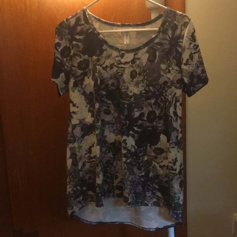 Lularoe classic tee